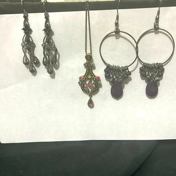 Chandler earrings. Dangling bead earrings and a pink/ purple chandler necklace - Picture 1 of 4
